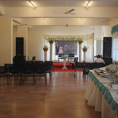 Angamaly Convention Centre Hotell Kochi Eksteriør bilde