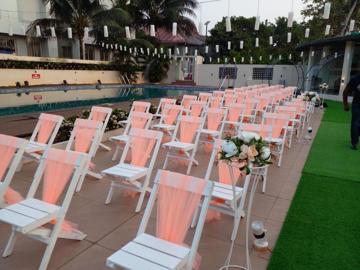 Angamaly Convention Centre Hotell Kochi Eksteriør bilde